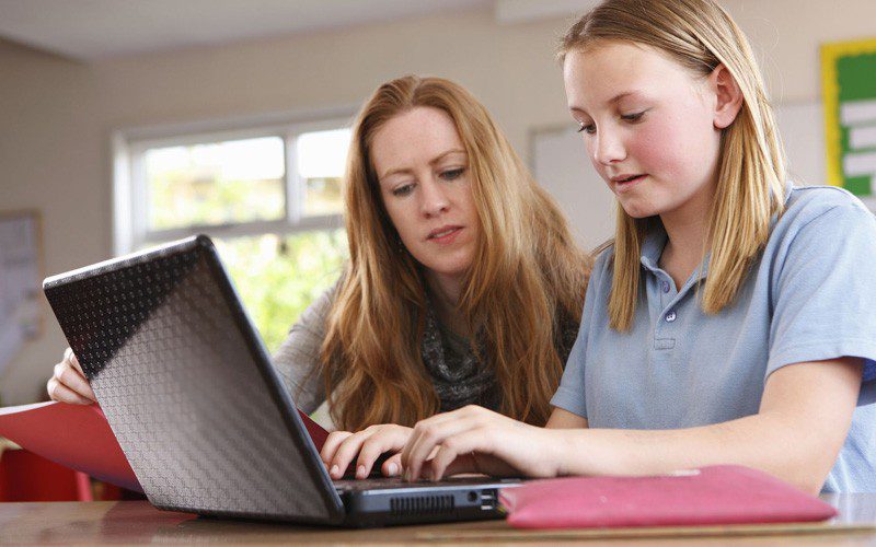 como-utilizar-bolsas-de-estudo-como-estrategia-de-marketing-educacional
